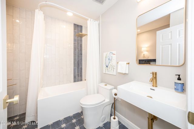 2518 Havard Road, Ocean Springs, MS 39564