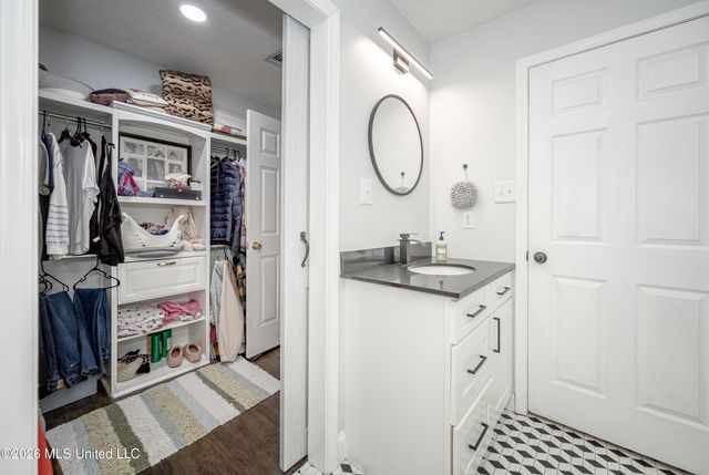 2518 Havard Road, Ocean Springs, MS 39564