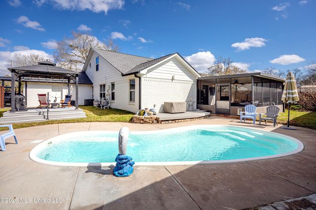 2518 Havard Road, Ocean Springs, MS 39564