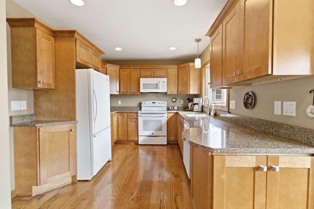 309 Roberts DRIVE, Mukwonago, WI 53149