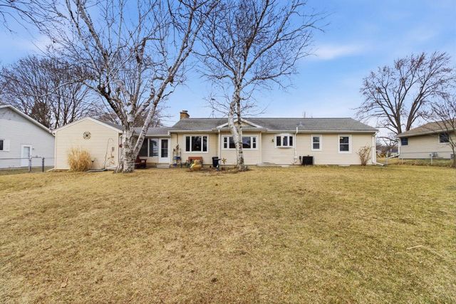 309 Roberts DRIVE, Mukwonago, WI 53149