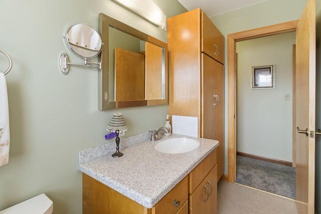 309 Roberts DRIVE, Mukwonago, WI 53149