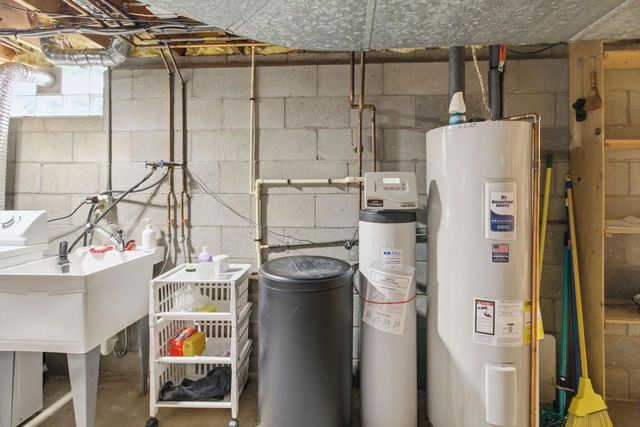 309 Roberts DRIVE, Mukwonago, WI 53149