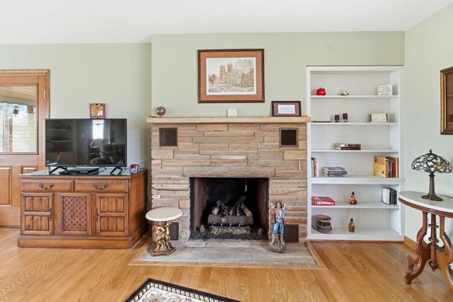 309 Roberts DRIVE, Mukwonago, WI 53149