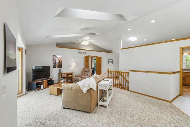 1331 Pinnacle Circle, Sun Prairie, WI 53590