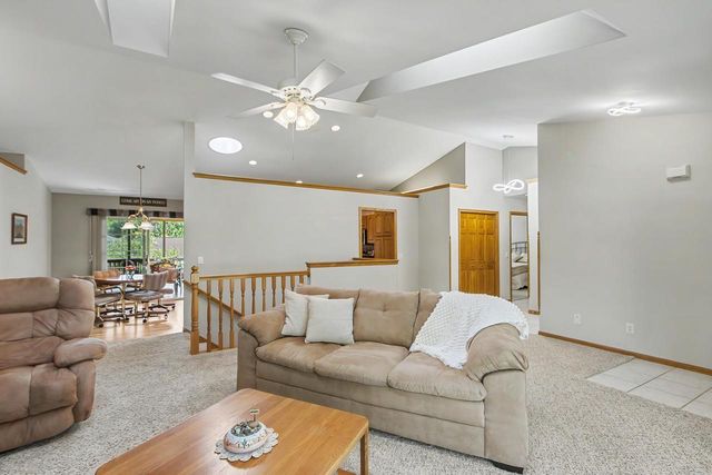 1331 Pinnacle Circle, Sun Prairie, WI 53590