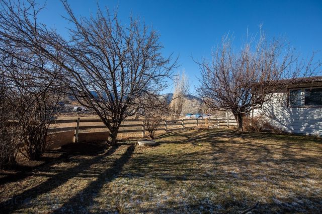 94 Willow Drive, Livingston, MT 59047