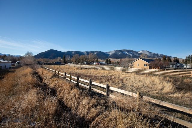 94 Willow Drive, Livingston, MT 59047