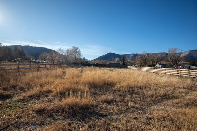 94 Willow Drive, Livingston, MT 59047