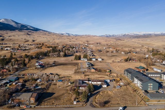 94 Willow Drive, Livingston, MT 59047