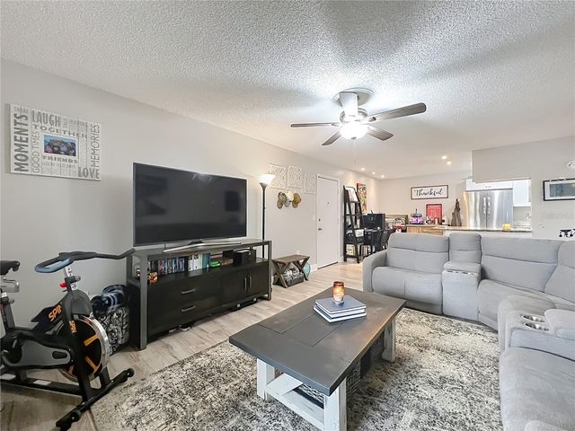 918 LAKE DESTINY ROAD F, Altamonte Springs, FL 32714