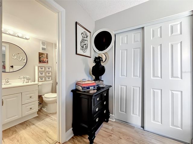 918 LAKE DESTINY ROAD F, Altamonte Springs, FL 32714