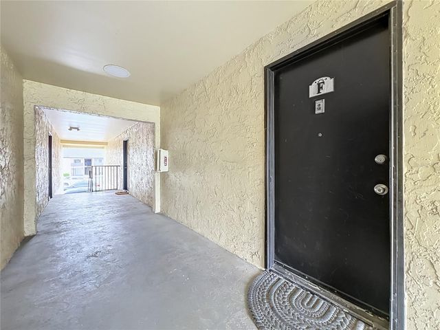 918 LAKE DESTINY ROAD F, Altamonte Springs, FL 32714