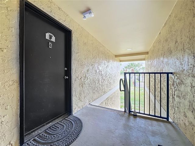 918 LAKE DESTINY ROAD F, Altamonte Springs, FL 32714