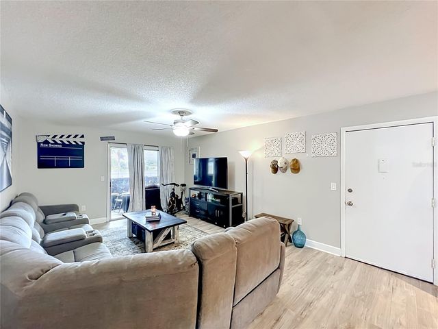 918 LAKE DESTINY ROAD F, Altamonte Springs, FL 32714