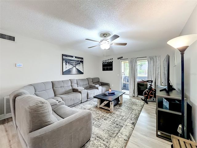 918 LAKE DESTINY ROAD F, Altamonte Springs, FL 32714