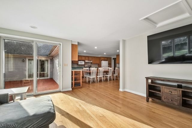 248 Appletree Ln, Mountainside Boro, NJ 07092