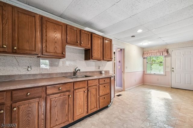 248 Appletree Ln, Mountainside Boro, NJ 07092