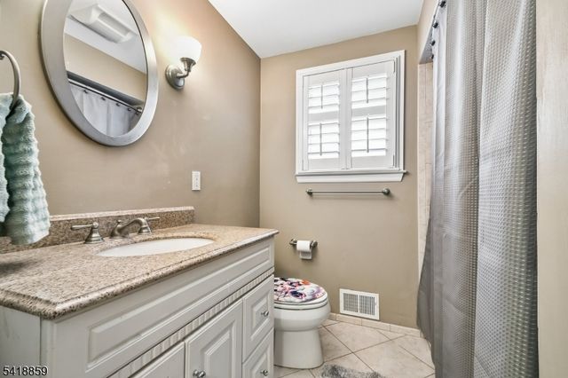 248 Appletree Ln, Mountainside Boro, NJ 07092