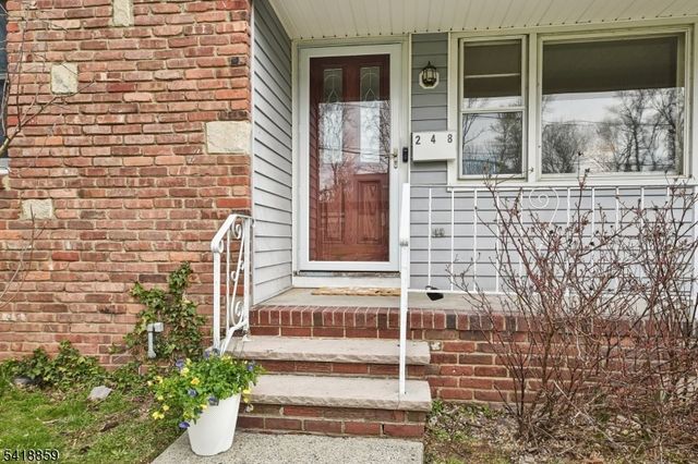 248 Appletree Ln, Mountainside Boro, NJ 07092