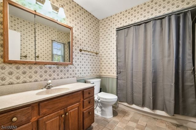 248 Appletree Ln, Mountainside Boro, NJ 07092