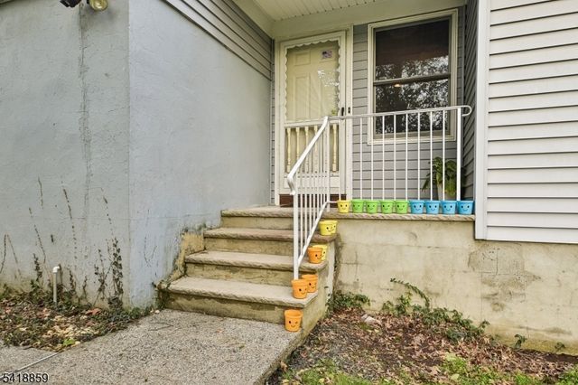 248 Appletree Ln, Mountainside Boro, NJ 07092