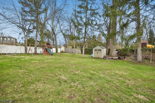 248 Appletree Ln, Mountainside Boro, NJ 07092