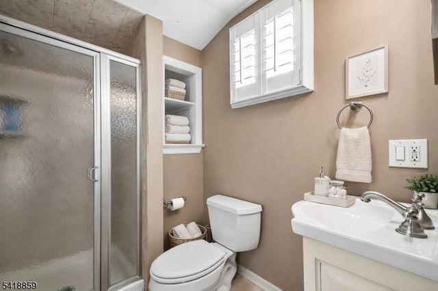 248 Appletree Ln, Mountainside Boro, NJ 07092