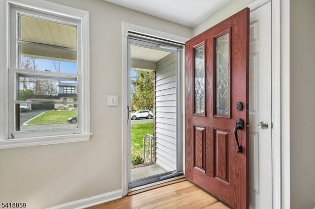 248 Appletree Ln, Mountainside Boro, NJ 07092