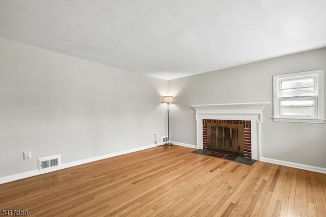 248 Appletree Ln, Mountainside Boro, NJ 07092