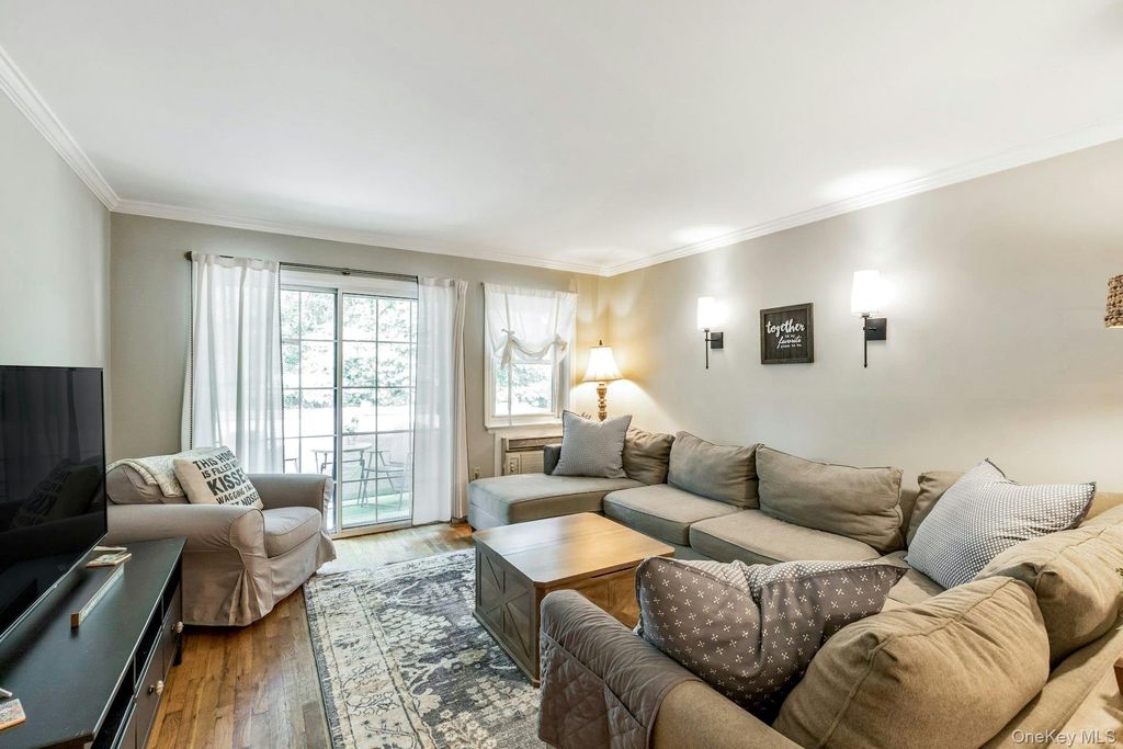 21 Glen Hollow Drive G9, Holtsville, NY 11742 — photo 5