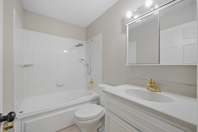 610 Lyon Court, Buffalo Grove, IL 60089