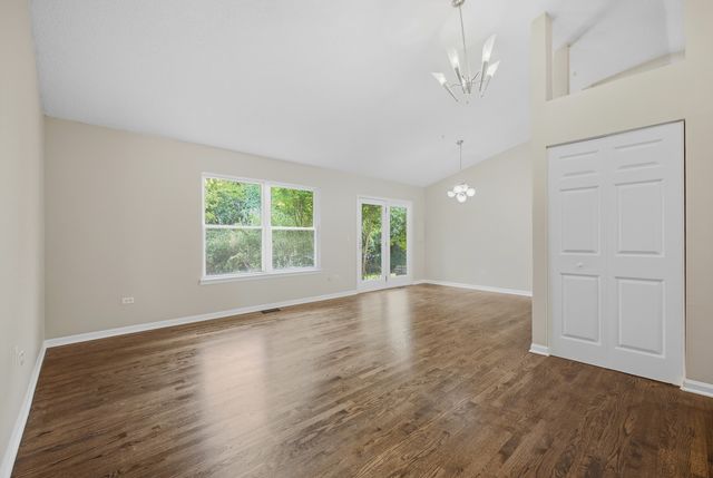 610 Lyon Court, Buffalo Grove, IL 60089