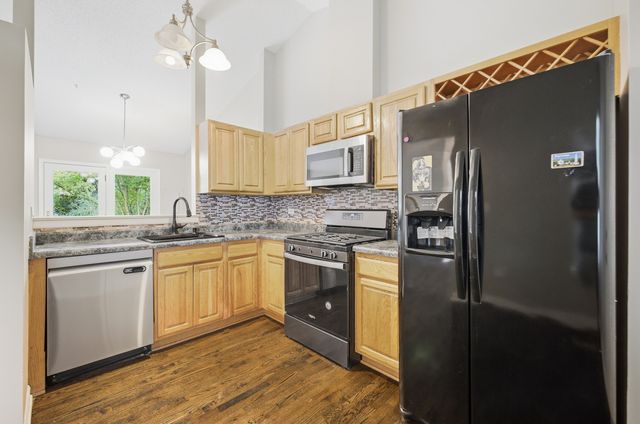 610 Lyon Court, Buffalo Grove, IL 60089