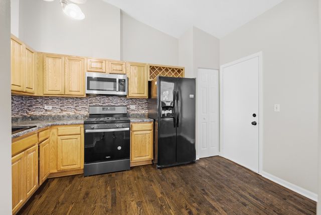 610 Lyon Court, Buffalo Grove, IL 60089