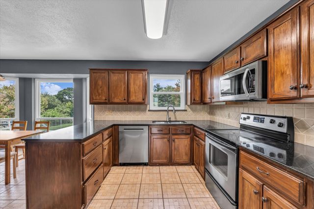4218 Green Oak Drive, Waco, TX 76710