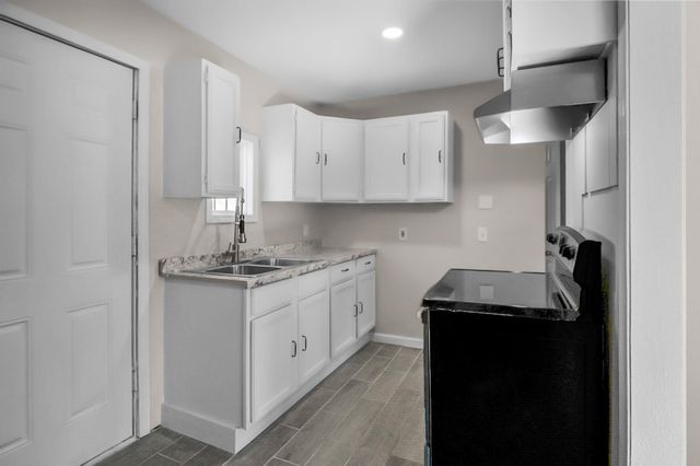 1445 N Lorraine, Wichita, KS 67214