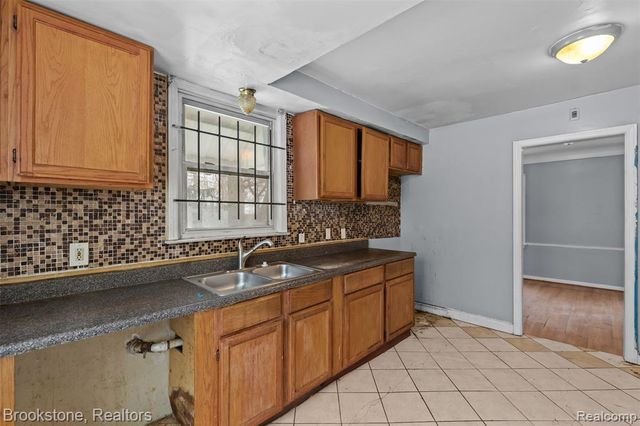 11864 Whitehill Street, Detroit, MI 48224