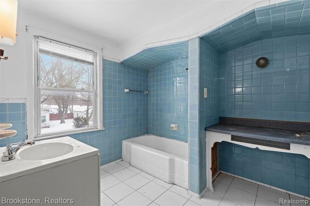 11864 Whitehill Street, Detroit, MI 48224