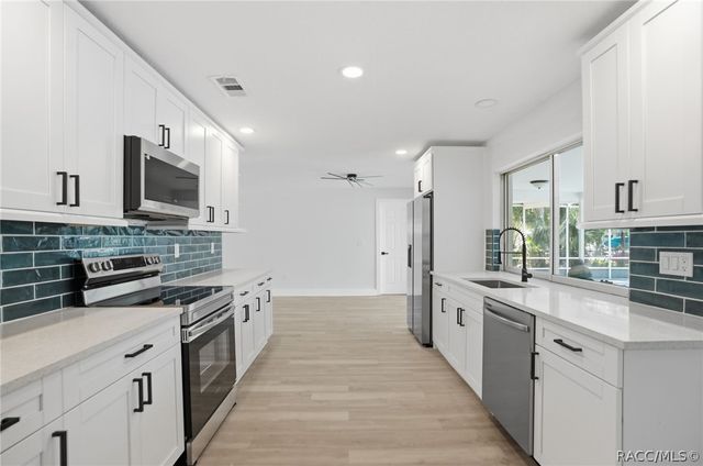 3708 N Hiawatha Terrace, Crystal River, FL 34428