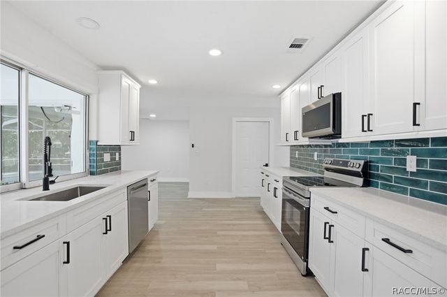 3708 N Hiawatha Terrace, Crystal River, FL 34428