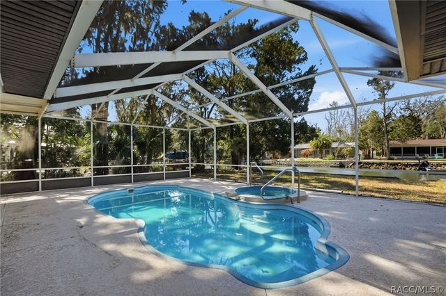 3708 N Hiawatha Terrace, Crystal River, FL 34428