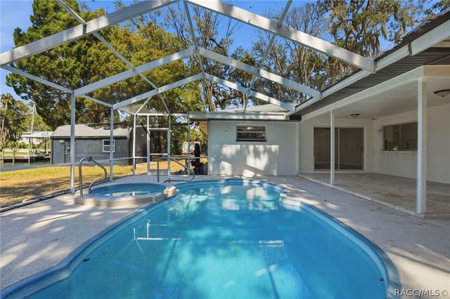 3708 N Hiawatha Terrace, Crystal River, FL 34428