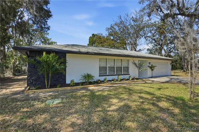 3708 N Hiawatha Terrace, Crystal River, FL 34428