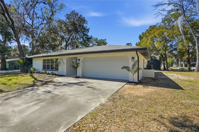 3708 N Hiawatha Terrace, Crystal River, FL 34428