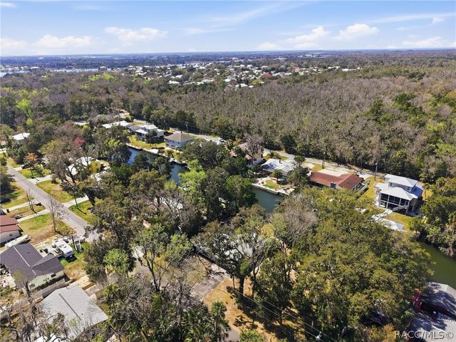 3708 N Hiawatha Terrace, Crystal River, FL 34428