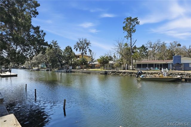 3708 N Hiawatha Terrace, Crystal River, FL 34428