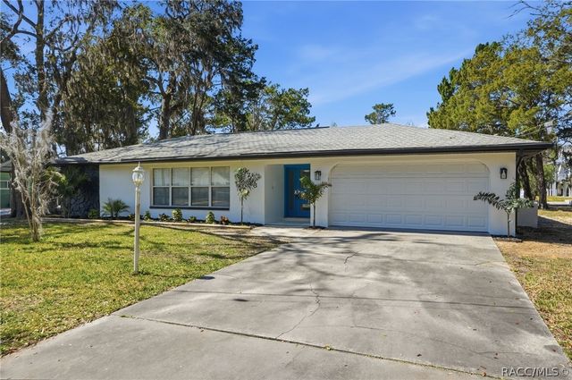 3708 N Hiawatha Terrace, Crystal River, FL 34428