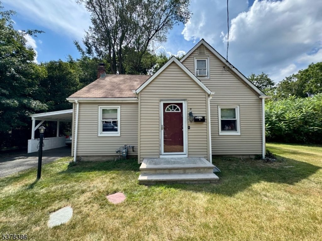 7 W Maple Ave, Roxbury Twp., NJ 07876