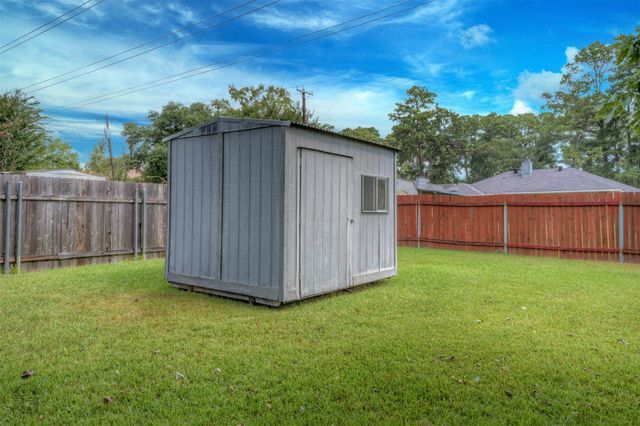 9335 Lytham Drive, Shreveport, LA 71129